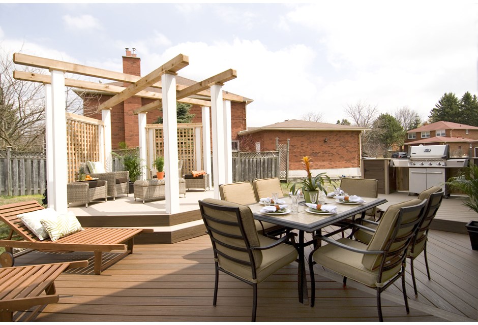 A unique pergola with criss-cross top design