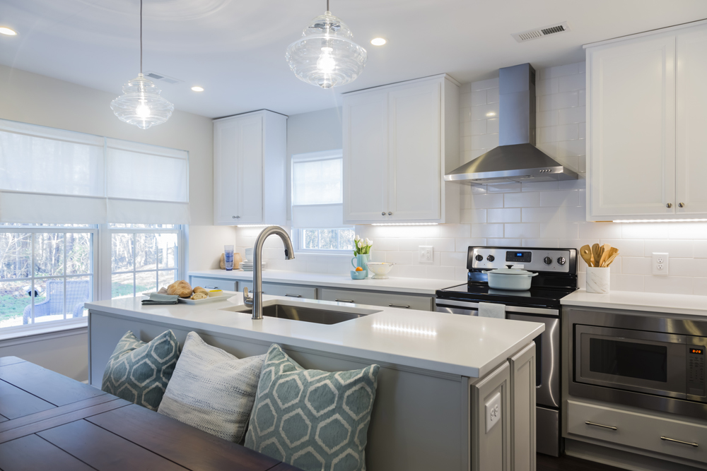 Family Kitchen Classic modern white kitchen design.