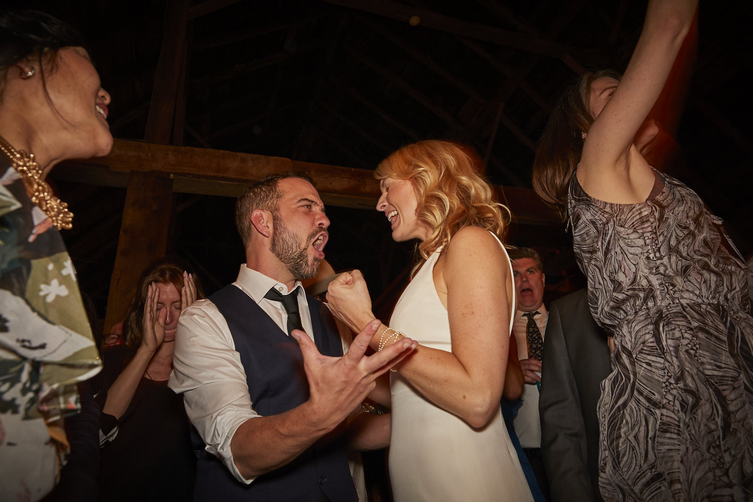 An inside look at Home Network star Sarah Keenleyside and singer/songwriter Justin Rutledge's wedding