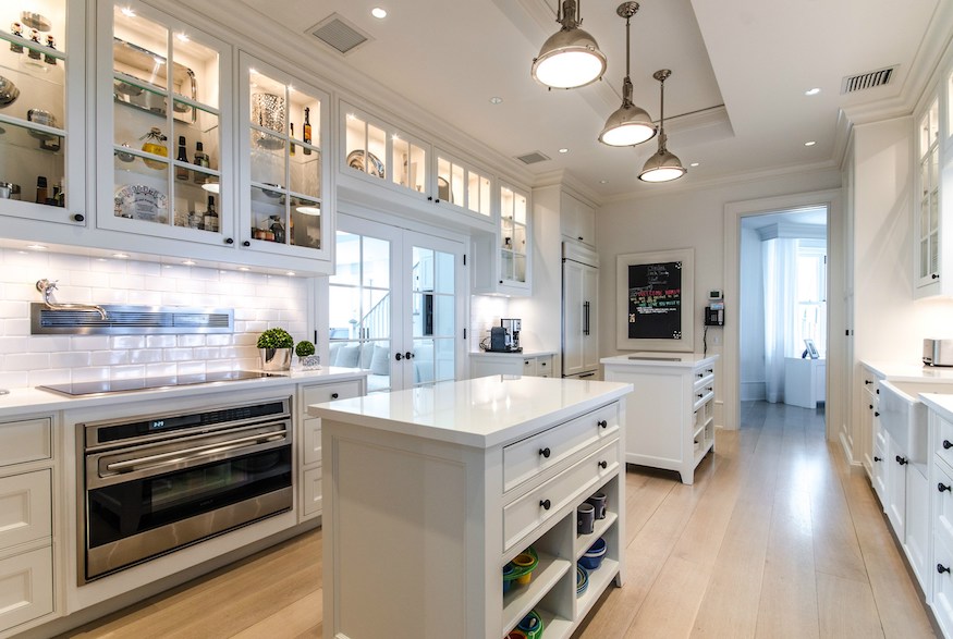 Butler's pantry in Celine Dion's former Florida mansion