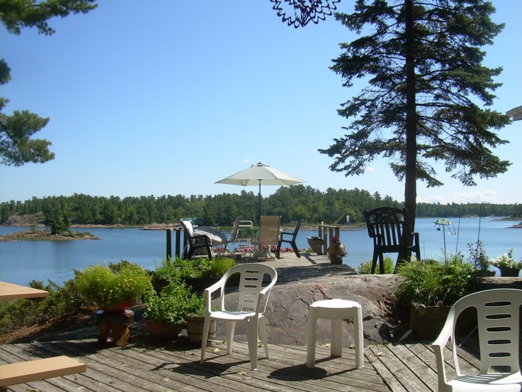 Family Estate in Ontario’s Bay of Islands