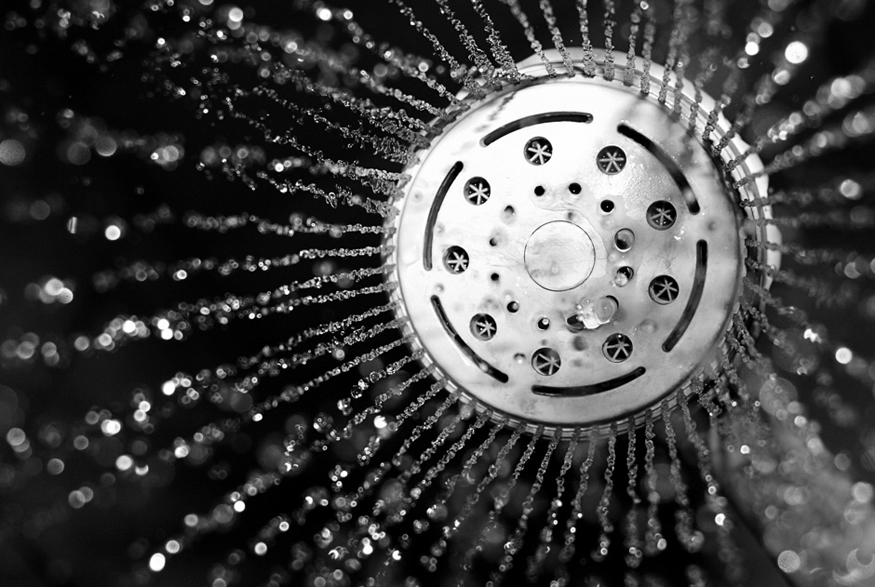 Showerhead spraying water