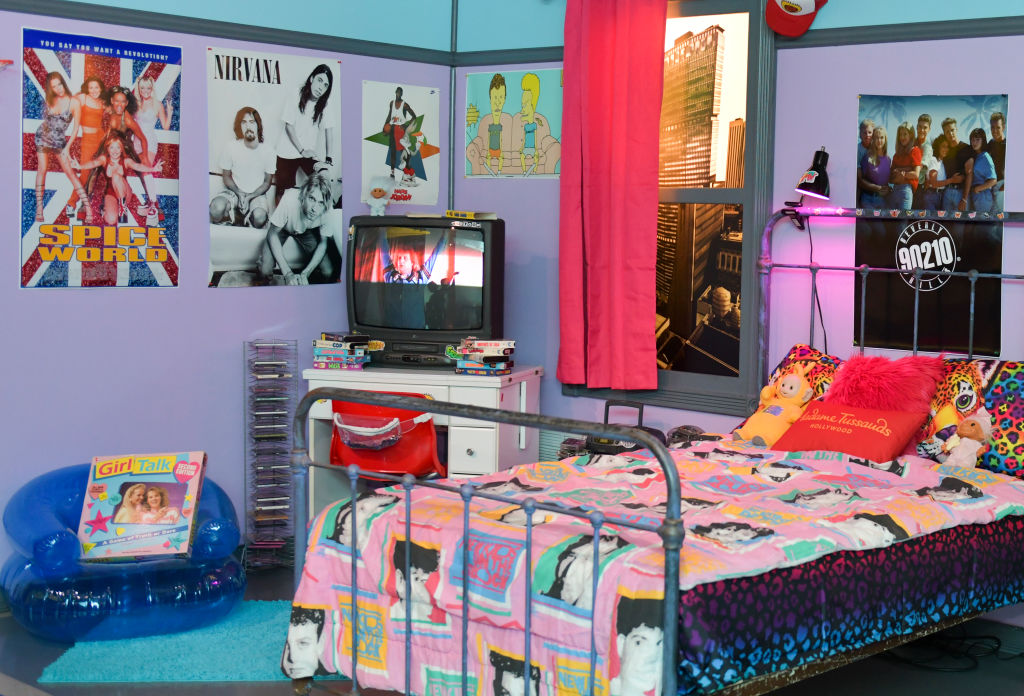 '90s bedroom