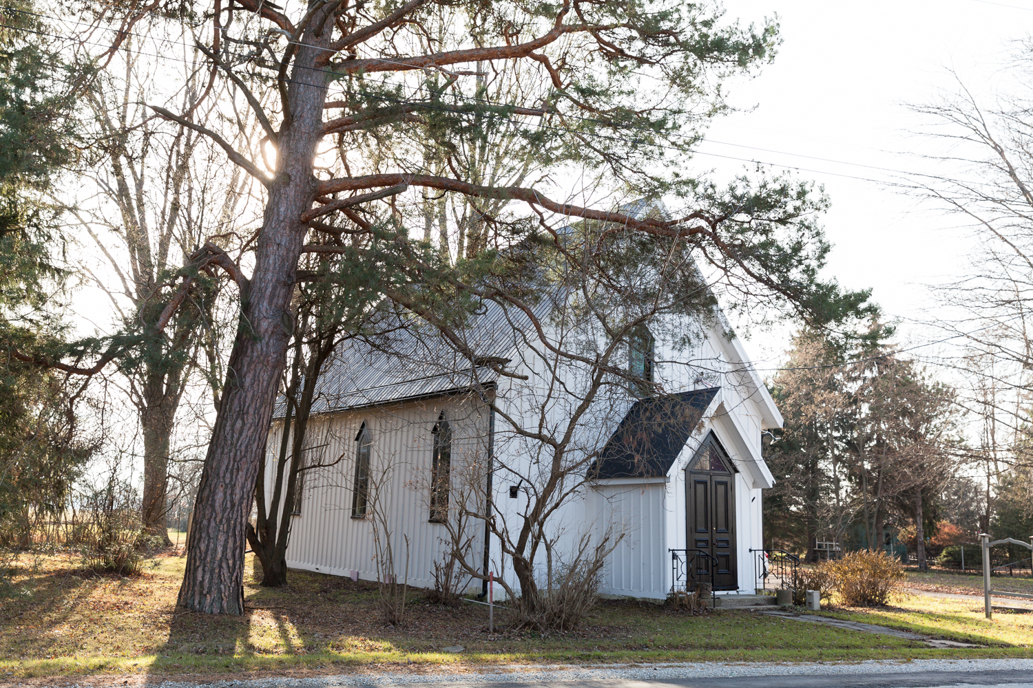 Cozy Church Sanctuary: Camlachie, ON