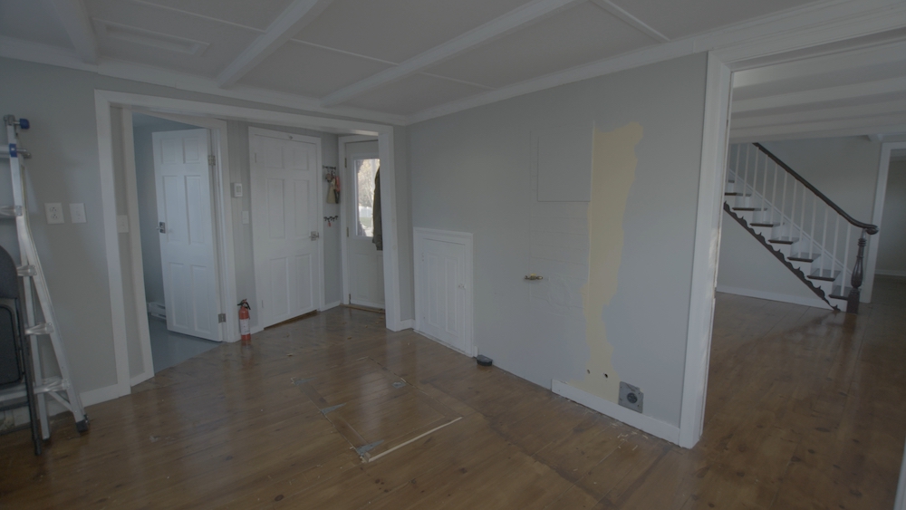 empty cramped kitchen before renovation