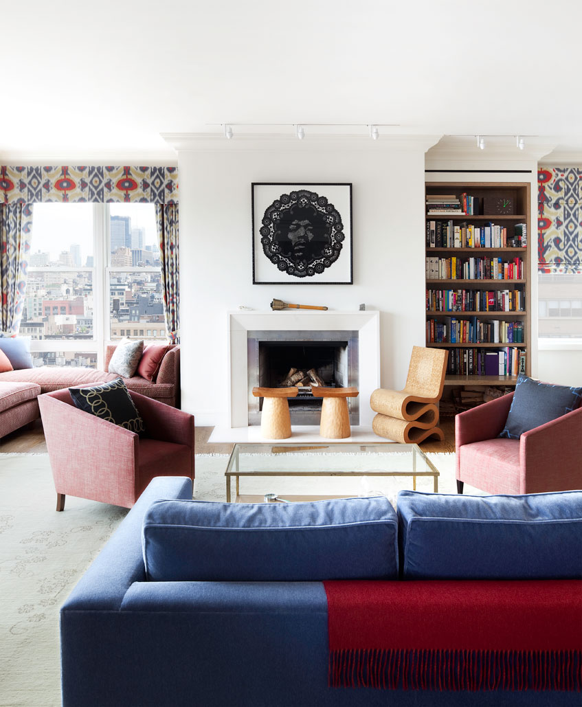 A Manhattan penthouse with colourful and sculptural furniture, as well as an inset bookshelf