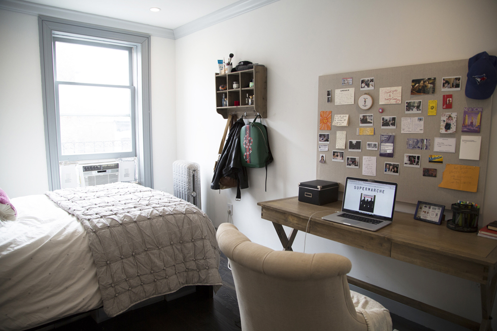 Bedroom office in beige and natural colours