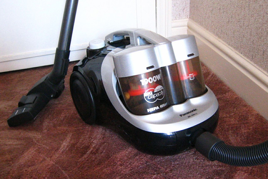 A vacuum cleaner