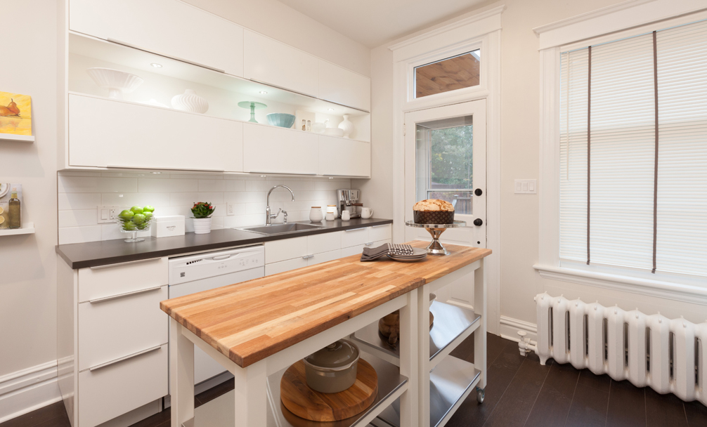 Classic bright white kitchen