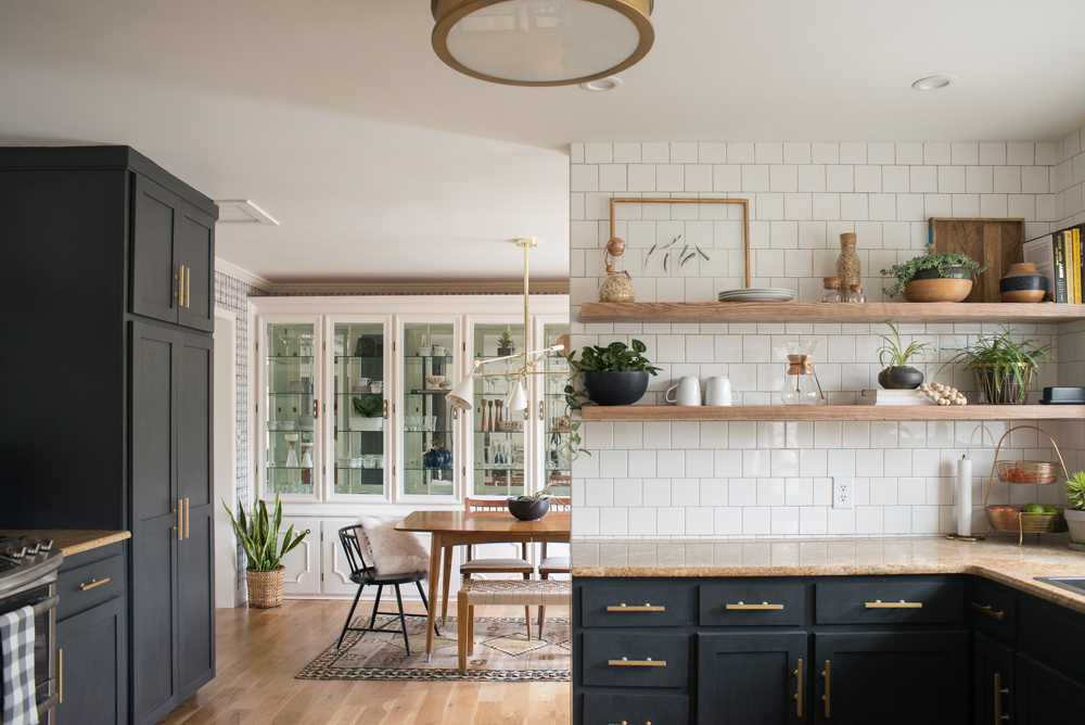 Stylish modern farmhouse-style kitchen.