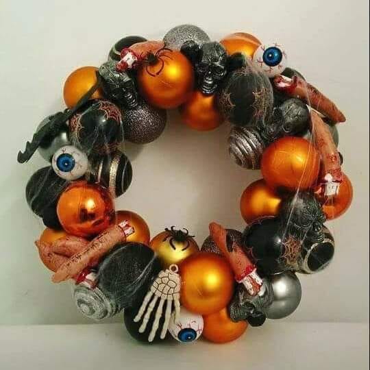 Spooky Halloween wreath