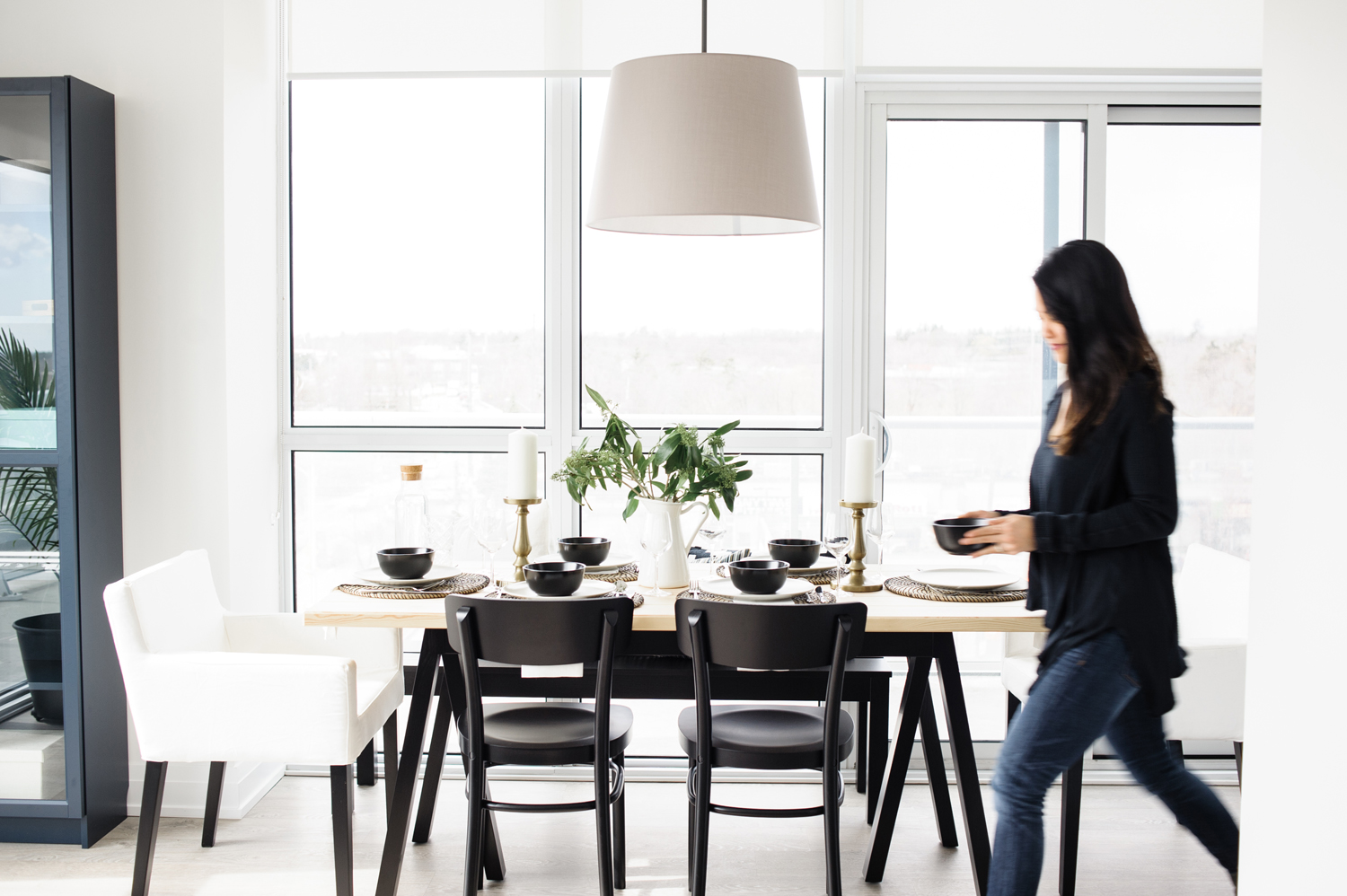 Black and white table setting