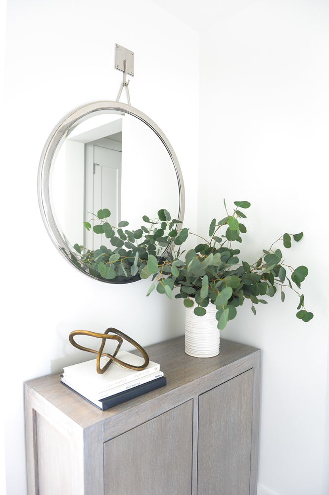 Small foyer with cabinet and objects