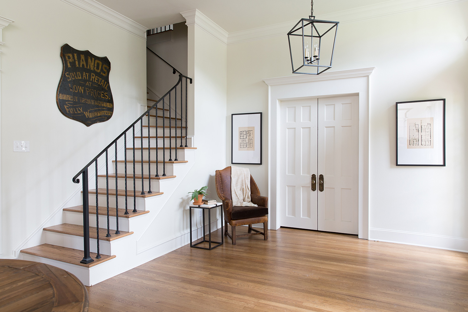 Fixer Upper's Joanna Gaines created this sparse yet stylish seating area.