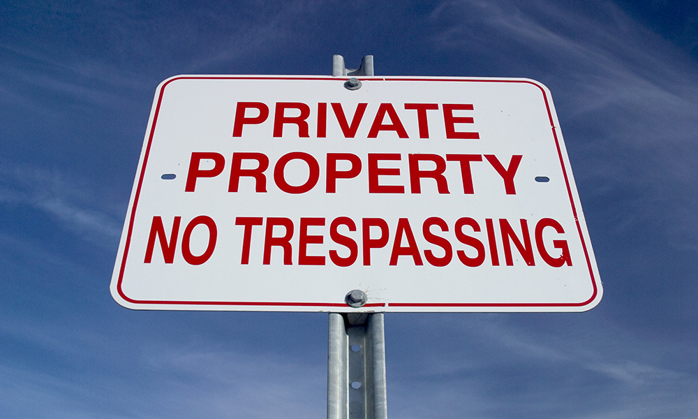 No Tresspassing sign