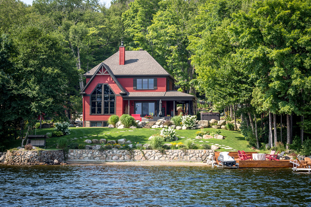 Lakefront cottage