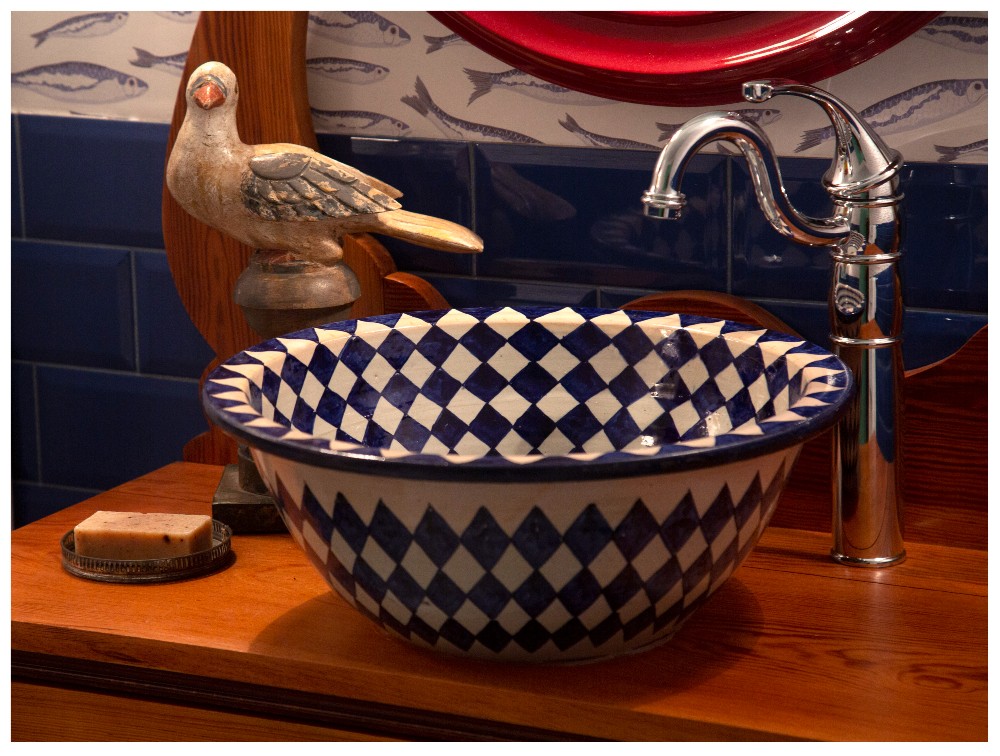 Checkerboard bowl sink