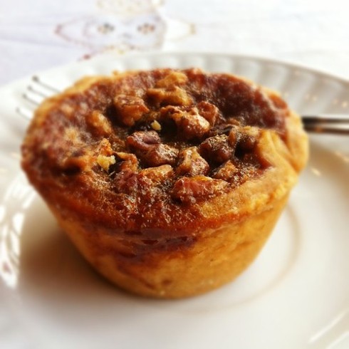 Butter tart on decorative plate