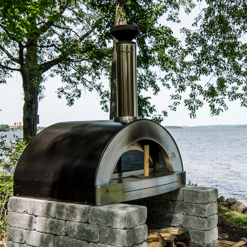 Outdoor pizza oven