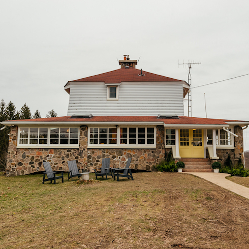 Muskoka farmhouse for rent