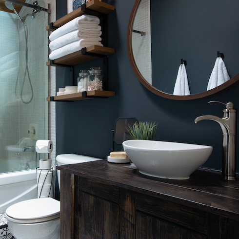 Zen bathroom in cottage