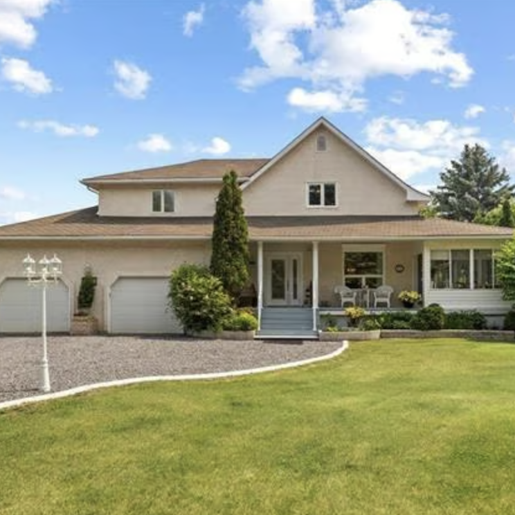 Exterior of detached home in Winnipeg