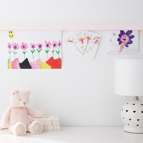 Magnetic art display to organize kids artwork