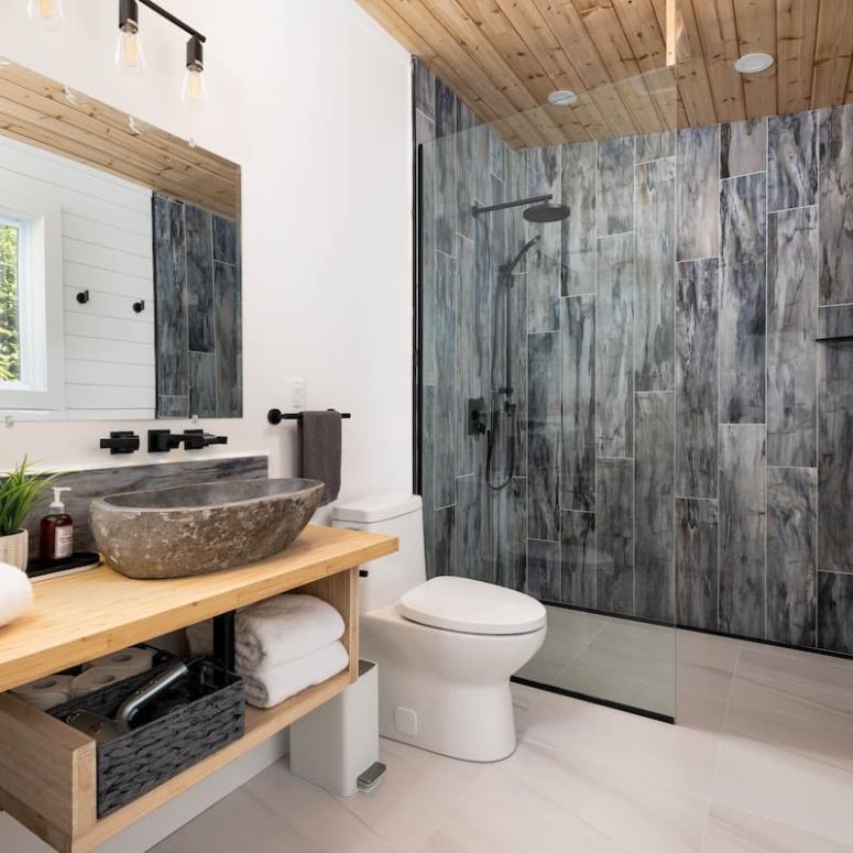 Spa bathroom of the Eagles Nest Cliff House