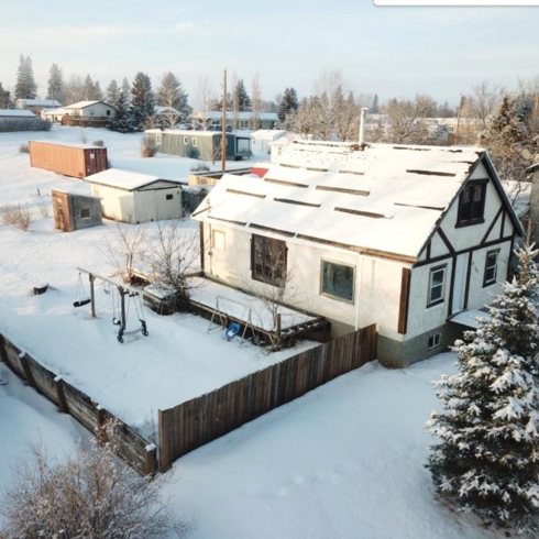 house in islay, alberta in the winter