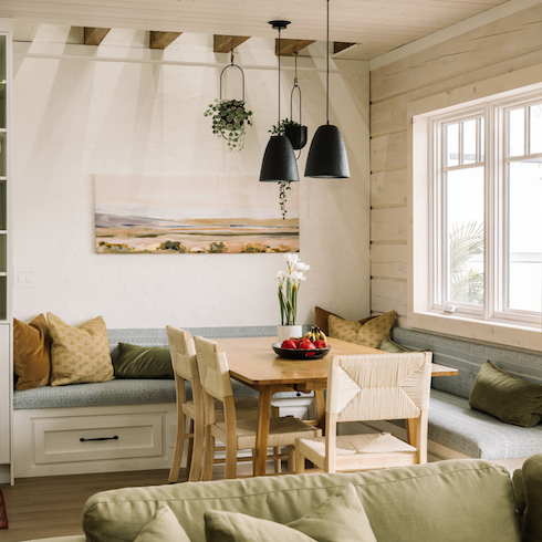 Built-in bench seating in kitchen