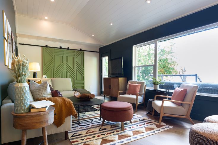 Stylish relaxed living space of a family friendly cottage
