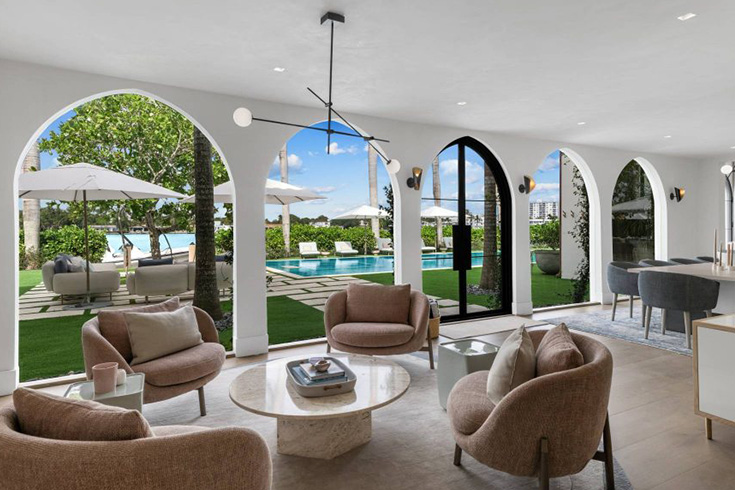 Cher's former home living room