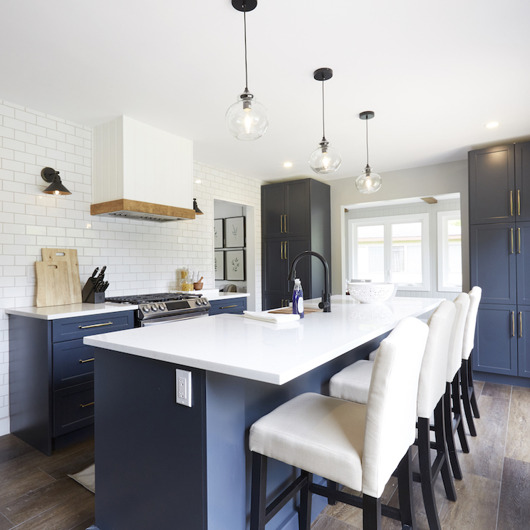 Blue and white kitchen