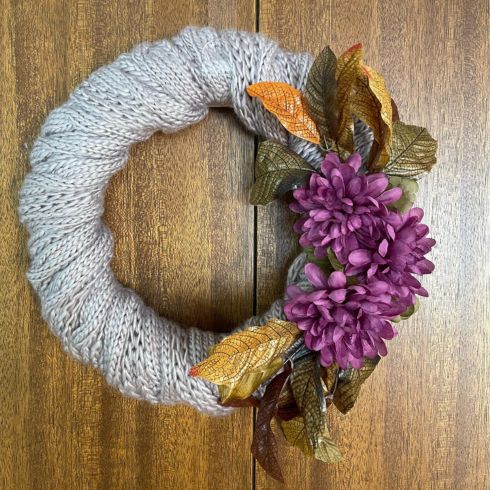 Neutral DIY yarn-wrapped holiday wreath