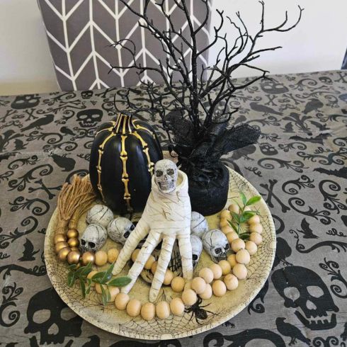 DIY Halloween centrepiece