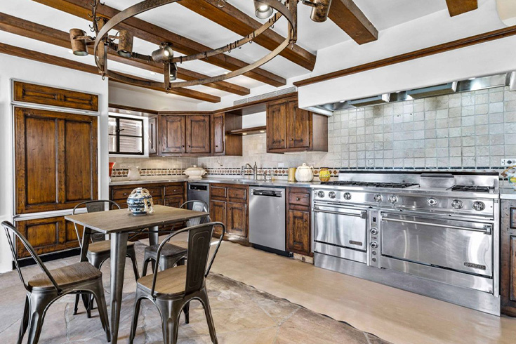 Two-room kitchen