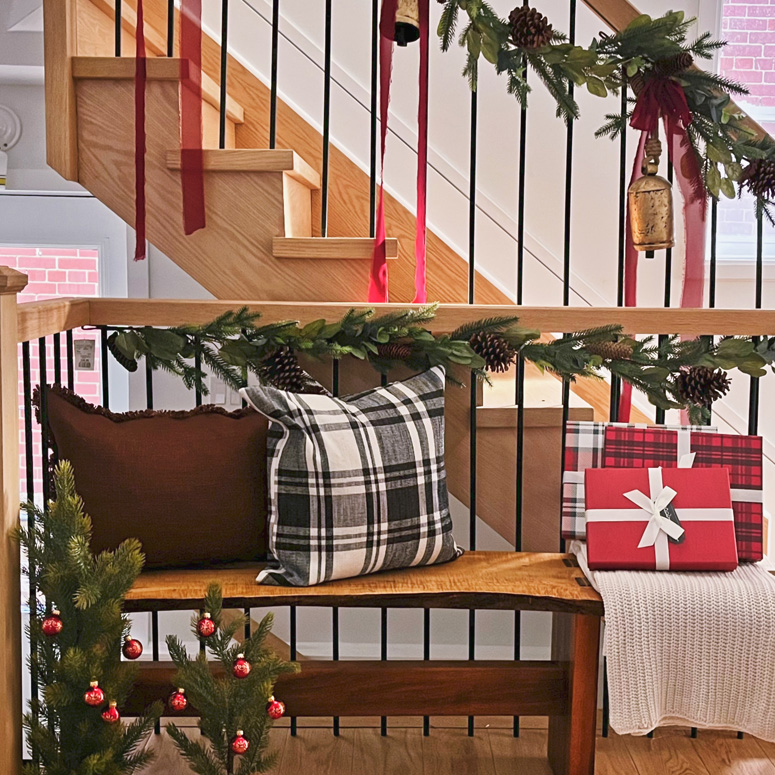 Farmhouse holiday decor ideas for a home's front entrance