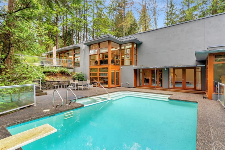 Outdoor pool in the Cullen House