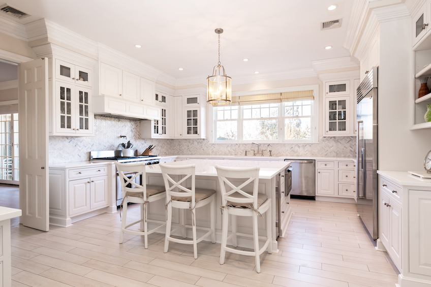 Gourmet kitchen with island