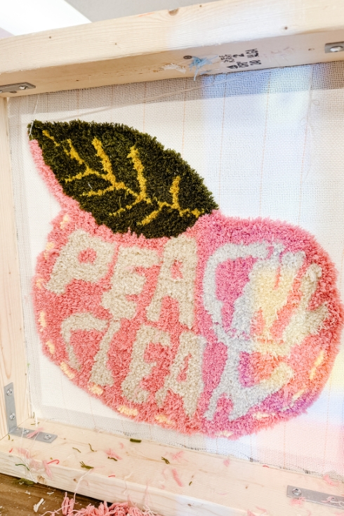 How to make a peach bath mat at home