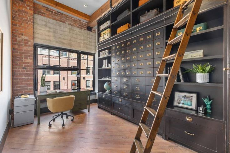 Seth Rogen's guest room - office
