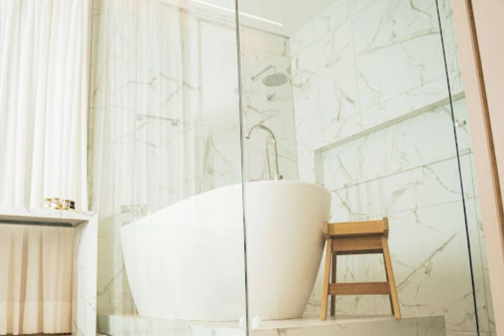 Shower room with tub