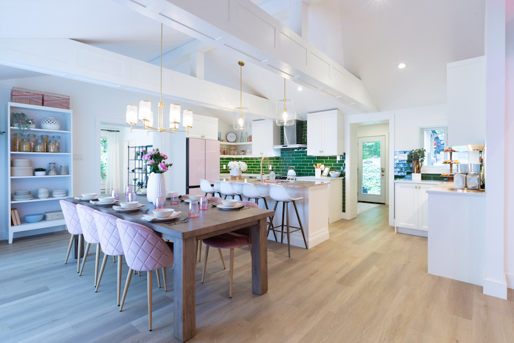 Open concept cottage with pink details