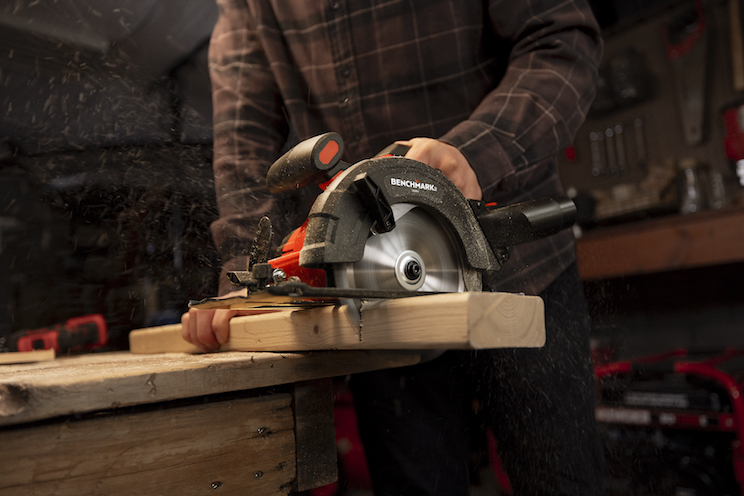 Man using a circular saw