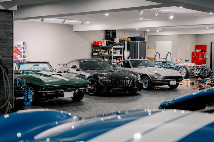 Mutli-car garage in Toronto