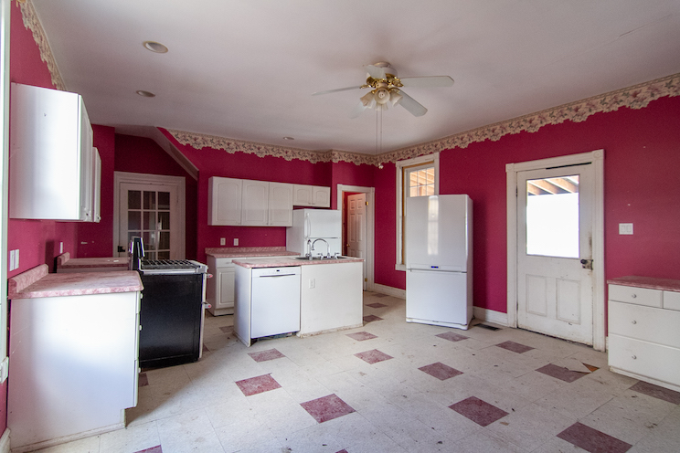 Old farmhouse kitchen in need of renos