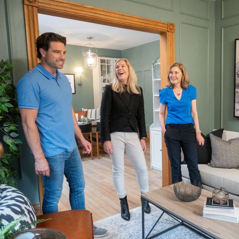 Scott McGillivray with homeowners in Scott's Vacation House Rules