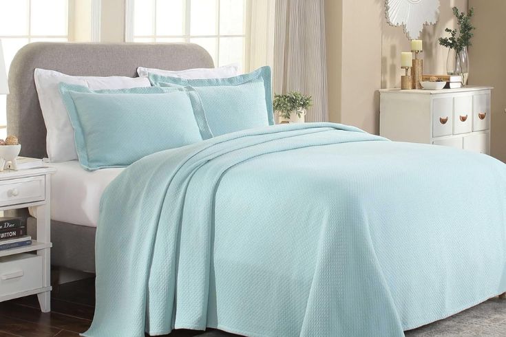 Superior Diamond Solitaire Cotton Bedspread with Matching Shams