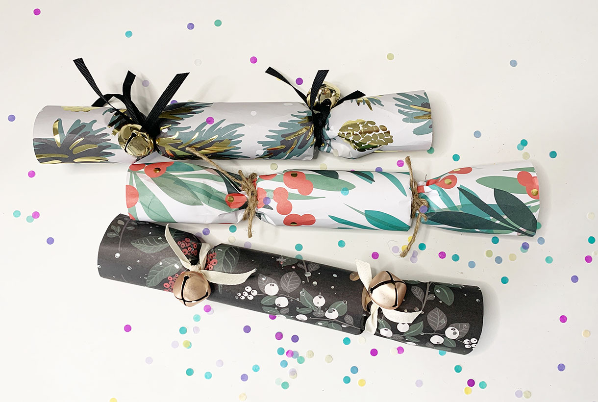 DIY Holiday Crackers
