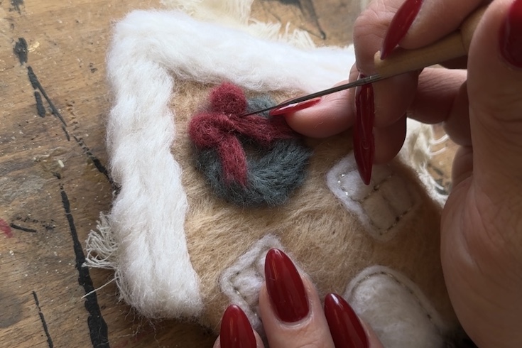 Make a felted wreath